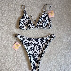 Skatie bikini set Kelly bottoms and Ella top in Greenwich